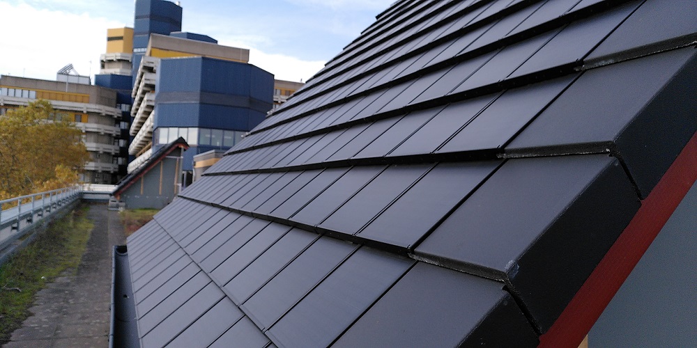 Dach mit Solardachpfanne bei TH-Köln